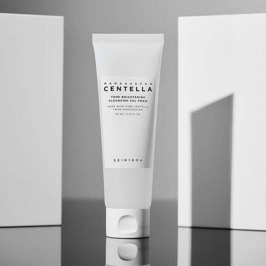 SKIN1004 Centella Tone Brightening Cleansing Gel Foam | Moisturizing & Gentle Exfoliating Cleanser with Niacinamide for Sensitive Skin, 125ml